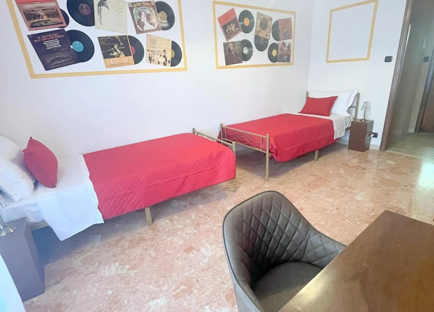 La Lirica Home فيرونا 0*,